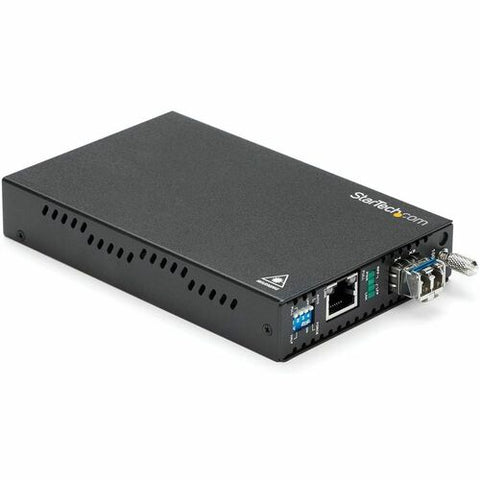 StarTech.com Gigabit Ethernet Copper-to-Fiber Media Converter - SM LC - 20 km ET91000SM20